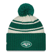 Load image into Gallery viewer, New York Jets New Era NFL Cuffed Pom Knit Beanie Hat Cream/Green Crown/Visor Team Color Logo (2022 Sideline)