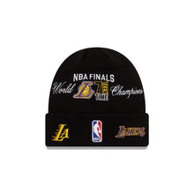 Load image into Gallery viewer, San Francisco Giants New Era MLB Cuffed Knit Beanie Black Team Color Logo (World Series Champions)