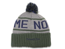 Load image into Gallery viewer, Notre Dame Fighting Irish Mitchell & Ness Pom Knit Beanie Gray/Green Crown/Visor Team Color Logo