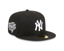 Load image into Gallery viewer, New York Yankees New Era MLB 59FIFTY 5950 Fitted Cap Hat Black Crown/Visor White Logo 2000 World Series Side Patch

