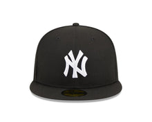 Load image into Gallery viewer, New York Yankees New Era MLB 59FIFTY 5950 Fitted Cap Hat Black Crown/Visor White Logo 2000 World Series Side Patch
