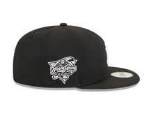 Load image into Gallery viewer, New York Yankees New Era MLB 59FIFTY 5950 Fitted Cap Hat Black Crown/Visor White Logo 2000 World Series Side Patch
