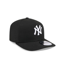 Load image into Gallery viewer, New York Yankees New Era MLB 9FIFTY 950 Snapback A-Frame Cap Hat Black Crown/Visor White Logo Gray UV
