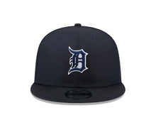 Load image into Gallery viewer, Detroit Tigers New Era 9FIFTY 950 Snapback Trucker/Mesh Cap Hat Navy Blue Crown/Visor Navy Blue/White Logo Black UV (2026 Batting Practice)
