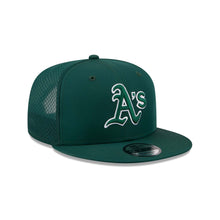 Load image into Gallery viewer, Oakland A's Athletics New Era MLB 9FIFTY 950 Snapback Trucker/Mesh Cap Hat Green Crown/Visor Green/White Logo Green UV (2026 Batting Practice)
