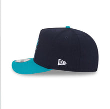 Load image into Gallery viewer, Seattle Mariners New Era MLB 9FORTY 940 Snapback A-Frame Cap Hat Navy Blue Crown Teal Visor Team Color Logo Rain Cartoon

