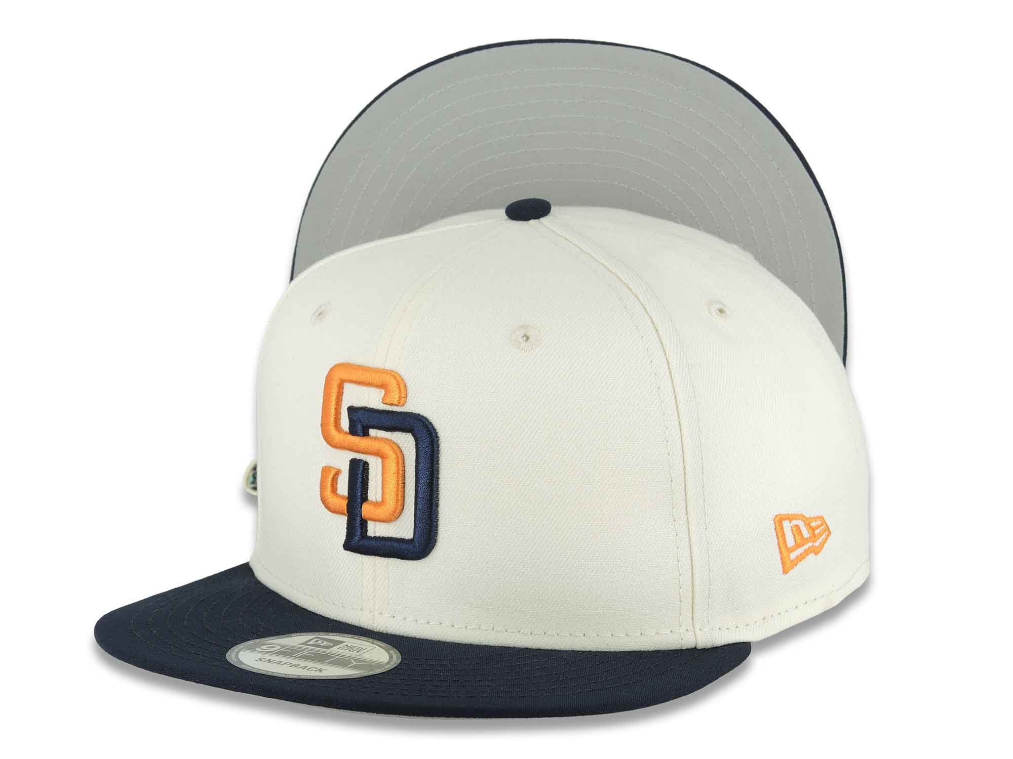 San Diego Padres New Era MLB 9FIFTY 950 Snapback Cap Hat Chrome