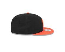 Load image into Gallery viewer, (Youth) San Francisco Giants New Era MLB 9FIFTY 950 Snapback Cap Hat Black Crown Orange Visor Orange Logo Gray UV
