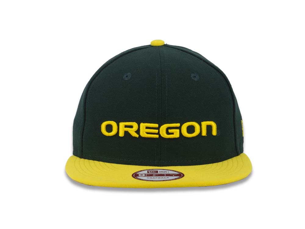 Oregon Ducks New Era 9FIFTY 950 Snapback Cap Hat Green Crown Yellow Visor Yellow Text/Script Logo (Bind Back)