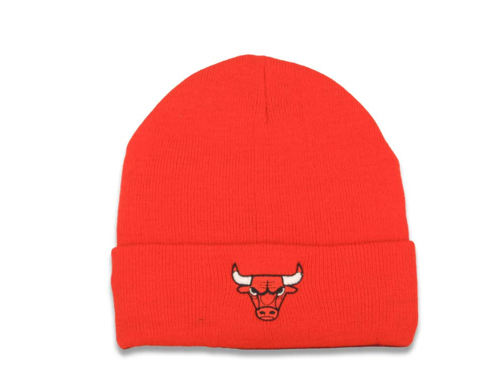 Chicago Bulls New Era NBA Basic Cuffed Beanie/Knit Red Crown/Visor Team Color Logo