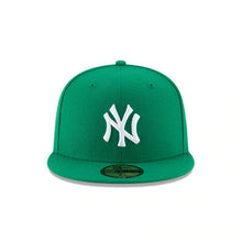 Load image into Gallery viewer, New York Yankees MLB Fitted Cap Hat Kelly Green Crown/Visor White Logo 

