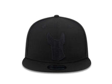 Load image into Gallery viewer, Xolos de Tijuana New Era Liga MX 9FIFTY 950 Snapback Cap Hat All Black Crown/Visor Black &quot;Dog Head&quot; Logo 
