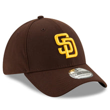 Load image into Gallery viewer, San Diego Padres New Era MLB 39THIRTY 3930 Flexfit Cap Hat Team Color Dark Brown Crown/Visor Yellow Logo
