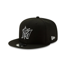 Load image into Gallery viewer, Miami Marlins New Era MLB 9FIFTY 950 Snapback Cap Hat Black Crown/Visor Black/White Logo 
