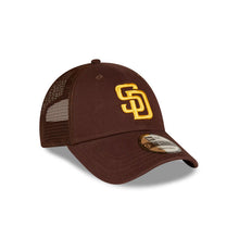 Load image into Gallery viewer, San Diego Padres New Era MLB 9FORTY 940 Adjustable Trucker Mesh Cap Hat Dark Brown Crown/Visor Yellow Logo
