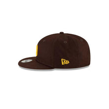 Load image into Gallery viewer, (Youth) San Diego Padres New Era MLB 9FIFTY 950 Snapback Cap Hat Team Color Dark Brown Crown/Visor Yellow Logo

