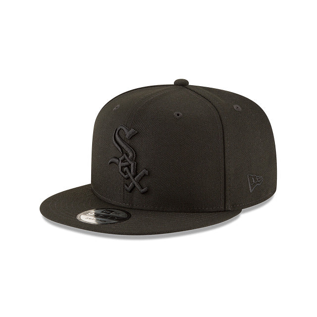 Chicago White Sox New Era MLB 9FIFTY 950 Snapback Cap Hat Black Crown/Visor Black Logo 