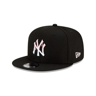New York Yankees New Era MLB 9Fifty 950 Snapback Cap Hat Black Crown/Visor White/Pink Logo Pink UV (Team Drip)