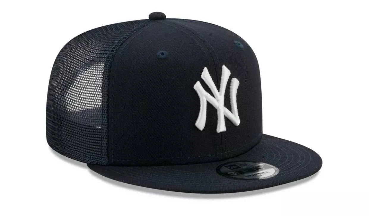 New York Yankees New Era MLB 9FIFTY 950 Mesh Trucker Snapback Cap