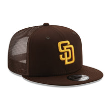 Load image into Gallery viewer, San Diego Padres New Era MLB 9FIFTY 950 Mesh Trucker Snapback Cap Hat Dark Brown Crown/Visor Yellow Logo
