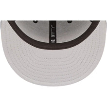 Load image into Gallery viewer, San Francisco Giants New Era MLB 9FIFTY 950 Snapback Cap Hat Black Crown/Visor Team Color Logo (Logo State)
