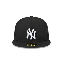 Load image into Gallery viewer, New York Yankees New Era MLB 59FIFTY 5950 Fitted Cap Hat Black Crown/Visor White Logo 1998 World Series Side Patch Gray UV
