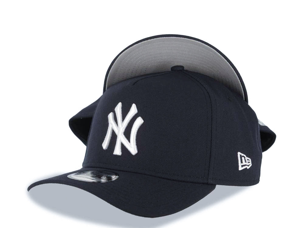 New York Yankees New Era MLB 9FORTY 940 Adjustable A-Frame Cap Hat Navy Blue Crown/Visor White Logo Gray UV