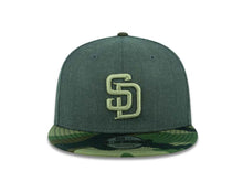 Load image into Gallery viewer, San Diego Padres New Era MLB 9FIFTY 950 Snapback Cap Hat Heather Dark Gray Crown Camo Visor Green Logo
