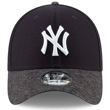 Load image into Gallery viewer, New York Yankees New Era MLB 39THIRTY 3930 Flexfit Cap Hat Navy Crown Gray Visor White Logo (2018 Batting Practice)
