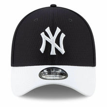 Load image into Gallery viewer, New York Yankees New Era MLB 39THIRTY 3930 Flexfit Cap Hat Dark Navy Crown White Visor White Logo (2018 Batting Practice)
