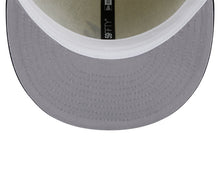 Load image into Gallery viewer, Atlanta Braves New Era MLB 59FIFTY 5950 Fitted Cap Hat Cream Crown Navy Visor Navy Logo 1995 World Series Side Patch
