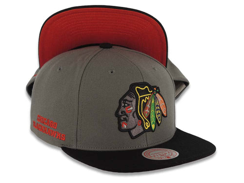 Chicago Blackhawks Mitchell & Ness NHL Snapback Cap Hat Dark Gray Crown Black Visor Team Color Logo Red UV