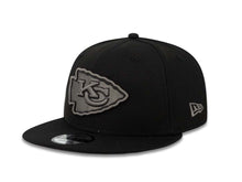 Load image into Gallery viewer, Kansas City Chiefs New Era NFL 9FIFTY 950 Snapback Cap Hat Black Crown/Visor Dark Gray/Black Logo
