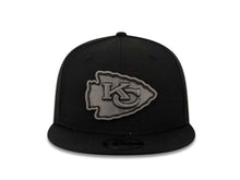 Load image into Gallery viewer, Kansas City Chiefs New Era NFL 9FIFTY 950 Snapback Cap Hat Black Crown/Visor Dark Gray/Black Logo
