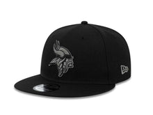Load image into Gallery viewer, Minnesota Vikings New Era NFL 9FIFTY 950 Snapback Cap Hat Black Crown/Visor Dark Gray/Black Logo

