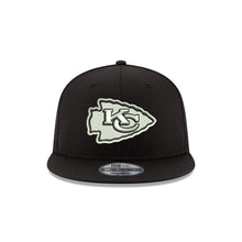 Load image into Gallery viewer, Kansas City Chiefs New Era NFL 9FIFTY 950 Snapback Cap Hat Black Crown/Visor Black/White Logo
