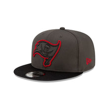 Load image into Gallery viewer, Tampa Bay Buccaneers New Era NFL 9FIFTY 950 Snapback 2021 Sideline Cap Hat Dark Gray Crown Black Visor Team Color Logo
