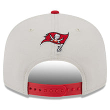 Load image into Gallery viewer, Tampa Bay Buccaneers New Era NFL 9FIFTY 950 Snapback Cap Hat Stone Crown Red Visor Team Color Logo (2023 Draft On Stage)
