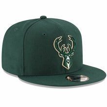 Load image into Gallery viewer, Milwaukee Bucks New Era NBA 9FIFTY 950 Snapback Cap Hat Green Crown/Visor Team Color Logo
