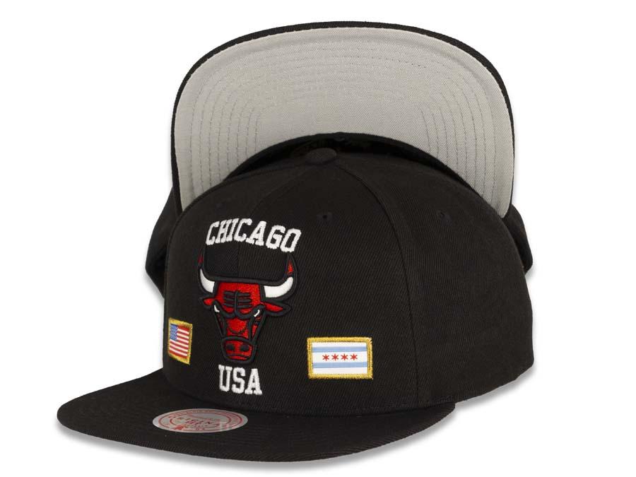 Chicago Bulls Mitchell & Ness NBA Snapback Black Crown/Visor Deafult Logo with Flags Gray UV (City Pride)