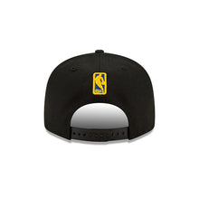 Load image into Gallery viewer, Golden State Warriors New Era NBA 9FIFTY 950 Snapback Cap Hat Black Crown/Visor Team Color Logo
