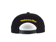 Load image into Gallery viewer, Golden State Warriors Mitchell &amp; Ness NBA Snapback Cap Hat Black Crown/Visor Team Color Logo 
