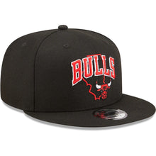 Load image into Gallery viewer, Chicago Bulls New Era NBA 9FIFTY 950 Snapback Cap Hat Black Crown/Visor Team Color Logo with State Map (Logo State)
