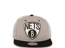 Load image into Gallery viewer, Mitchell &amp; Ness Snapback Brooklyn Nets Gray Crown Black Visor XL Pop Team
