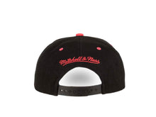 Load image into Gallery viewer, Charlotte Hornets Mitchell &amp; Ness NBA Snapback Cap Hat Black Crown Pink Visor Team Color Logo (Santa Ana)
