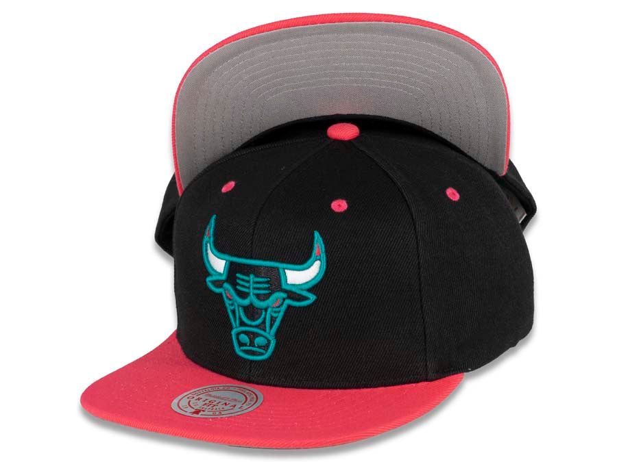 Chicago Bulls Mitchell & Ness NBA Snapback Cap Hat Black Crown Pink Visor Teal/Black/White Logo (Santa Ana)