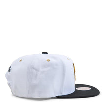 Load image into Gallery viewer, Charlotte Hornets Mitchell &amp; Ness NBA Snapback Cap Hat White Crown Black Visor Metallic Gold/Black Logo (White Gold Pop)
